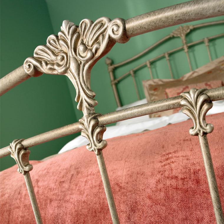 Wesley Allen Iron Beds Merrick Iron Poster Bed Howell Furniture